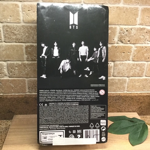 New BTS X MATTEL FASHION DOLL JUNG KOOK - Picture 4 of 4